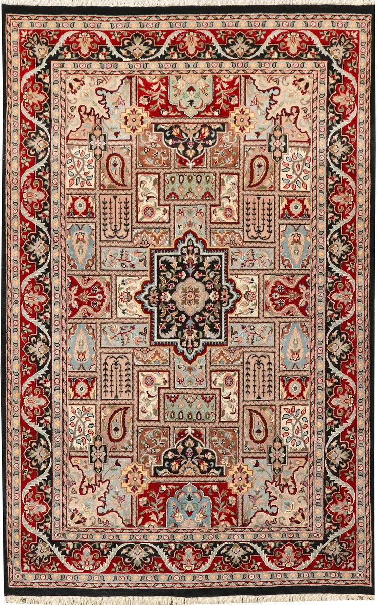 Pakistani Bakhtiari Rug 4' 6" x 7' 1" Hand-Knotted | No. QA83526