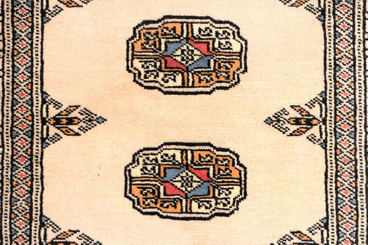 Navajo White Pakistani Bokhara Rug 2' 7" x 8' 8" Hand-Knotted | No. QA85574