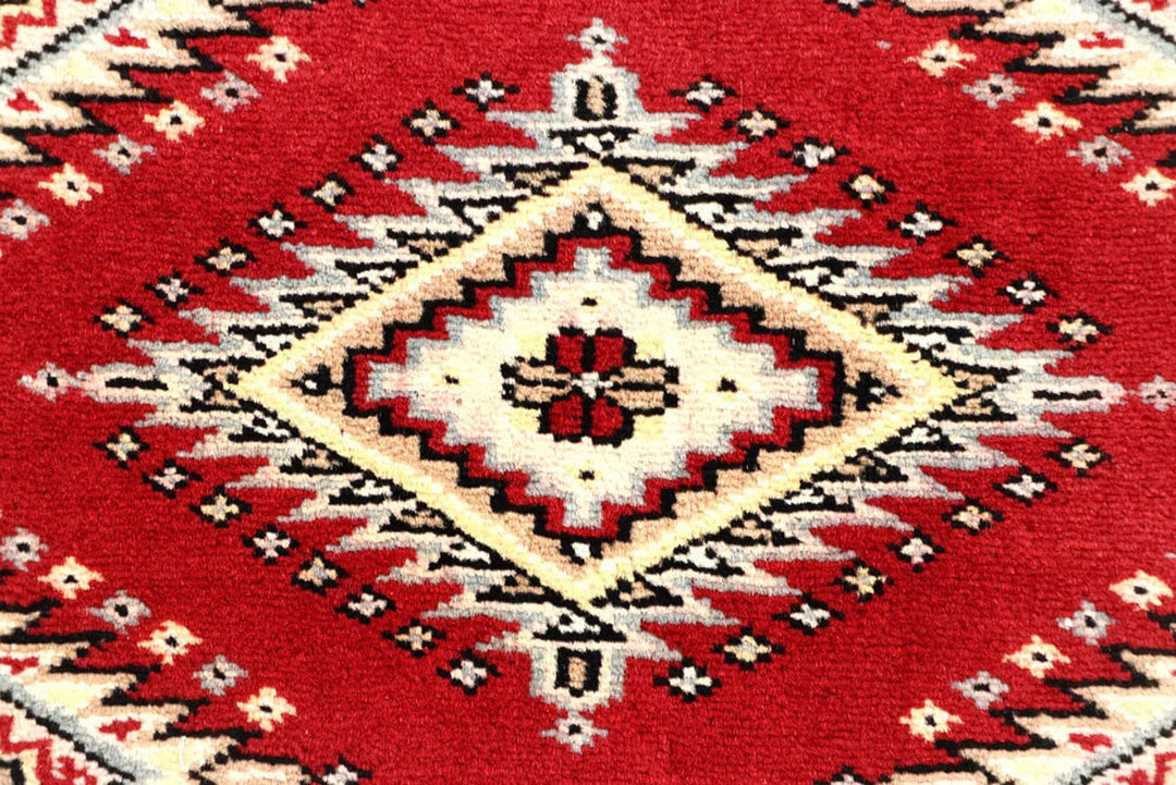 Red Pakistani Jaldar Rug 2' 7" x 9' 11" Hand-Knotted | No. QA88040