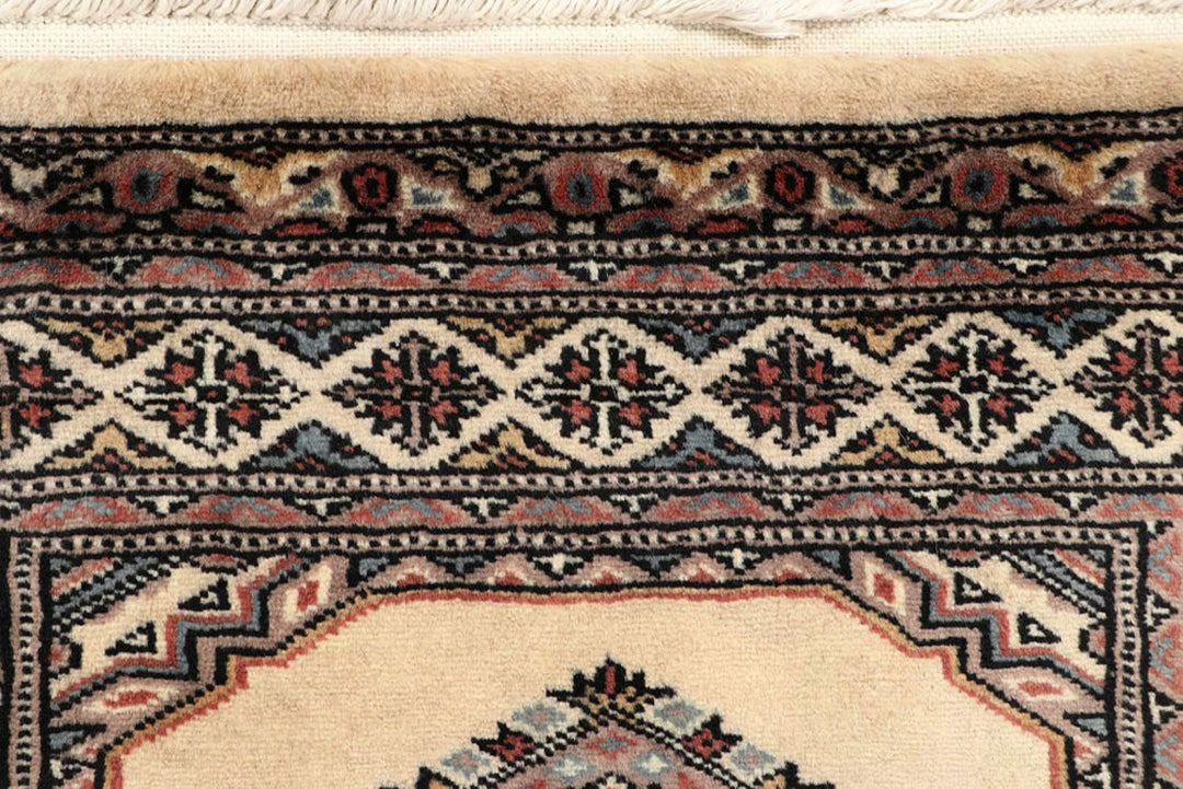 White Pakistani Jaldar Rug 2' 4" x 9' 5" Hand-Knotted | No. QA88361