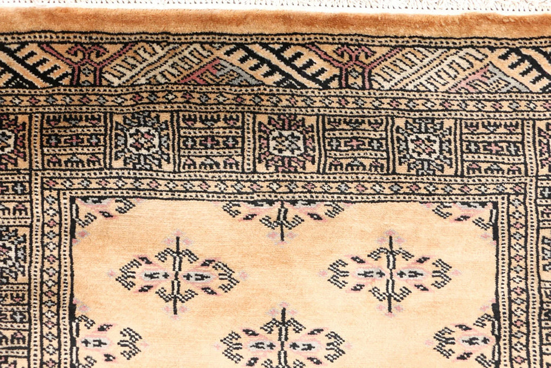 Yellow Pakistani Butterfly Rug 2' 8" x 6' 9" Hand-Knotted | No. QA90860