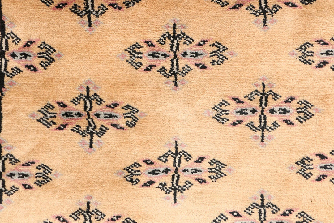 Yellow Pakistani Butterfly Rug 2' 8" x 6' 9" Hand-Knotted | No. QA90860