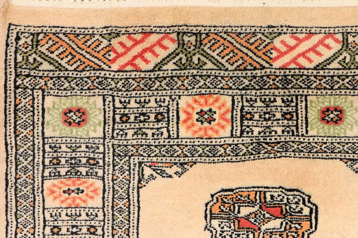 Navajo White Pakistani Bokhara Rug 2' 6" x 10' 2" Hand-Knotted | No. QA90891