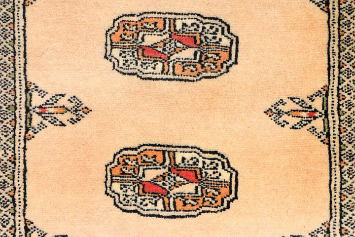 Navajo White Pakistani Bokhara Rug 2' 6" x 10' 2" Hand-Knotted | No. QA90891