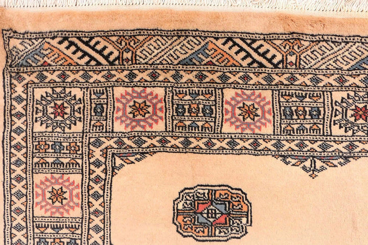 Navajo White Pakistani Bokhara Rug 4' 2" x 6' 1" Hand-Knotted | No. QA95189