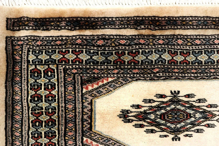 White Pakistani Jaldar Rug 2' 5" x 9' 3" Hand-Knotted | No. QA95622