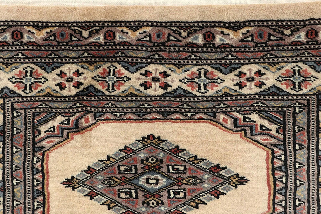 White Pakistani Jaldar Rug 2' 4" x 9' 5" Hand-Knotted | No. QA95802