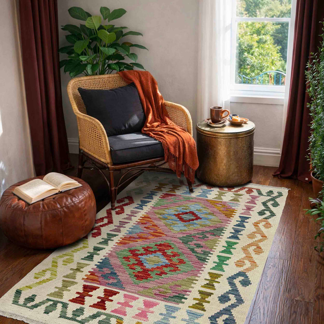 Handmade Turkish Design Wool Kilim 2' 4" x 4' 1" - No. AL857081