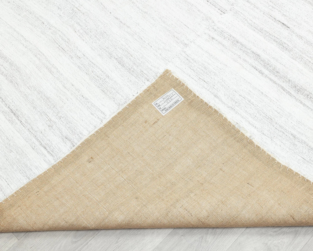 White Turkish Kilim Rug 6' 9" x 8' 7" Flat-Weave | No. VR10327