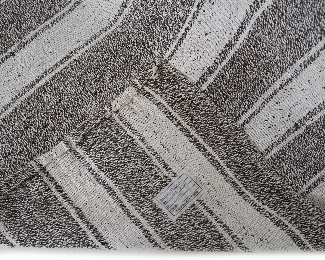 Gray Kilim Rug 6' 8" x 7' 8" | No. VR10361