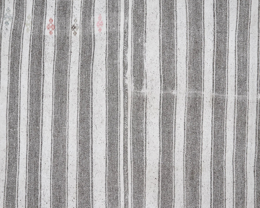 Gray Kilim Rug 6' 8" x 7' 8" | No. VR10361
