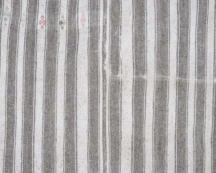 Gray Kilim Rug 6' 8" x 7' 8" | No. VR10361