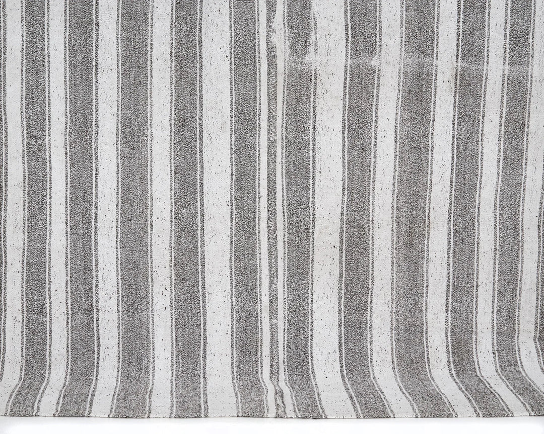 Gray Kilim Rug 6' 8" x 7' 8" | No. VR10361