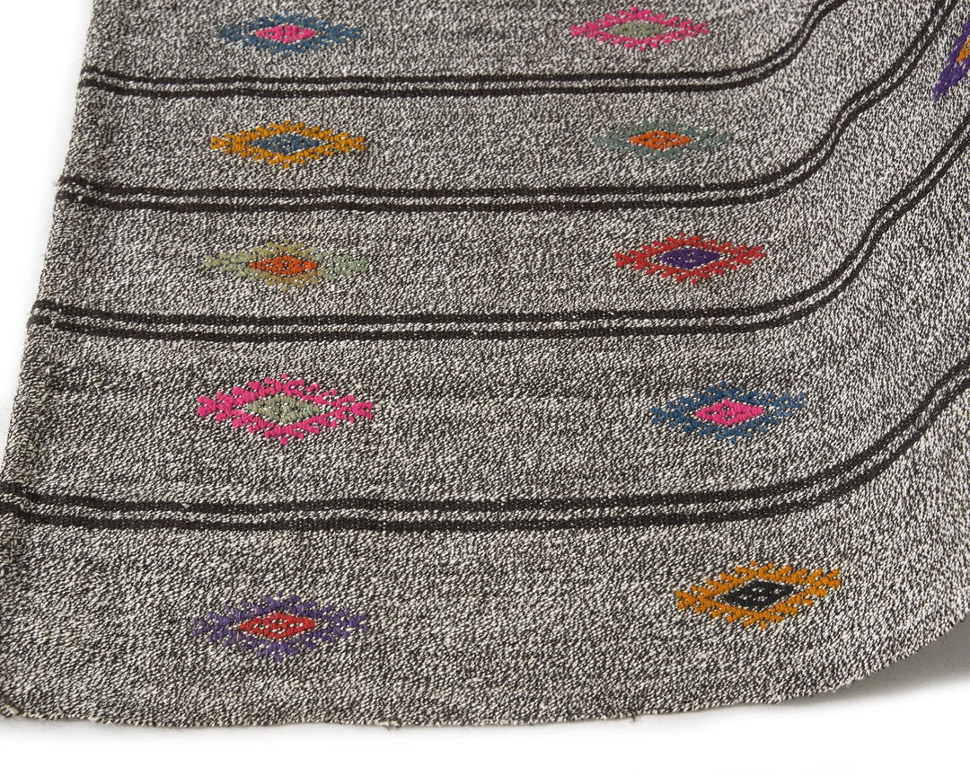 Gray Kilim Rug 6' 7" x 8' 5" | No. VR11030