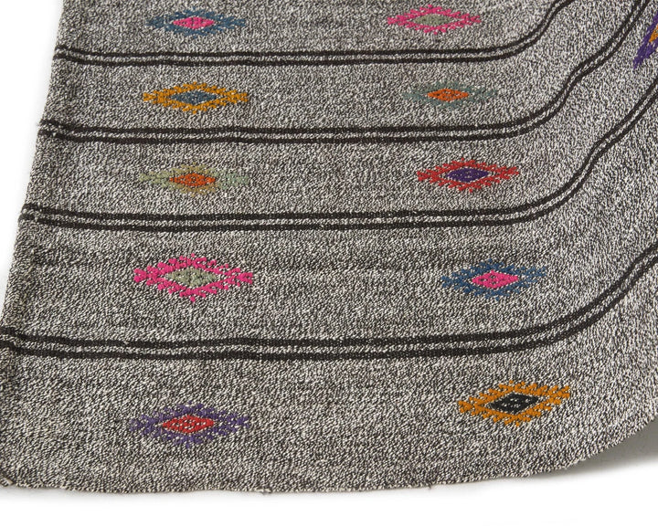 Gray Kilim Rug 6' 7" x 8' 5" | No. VR11030