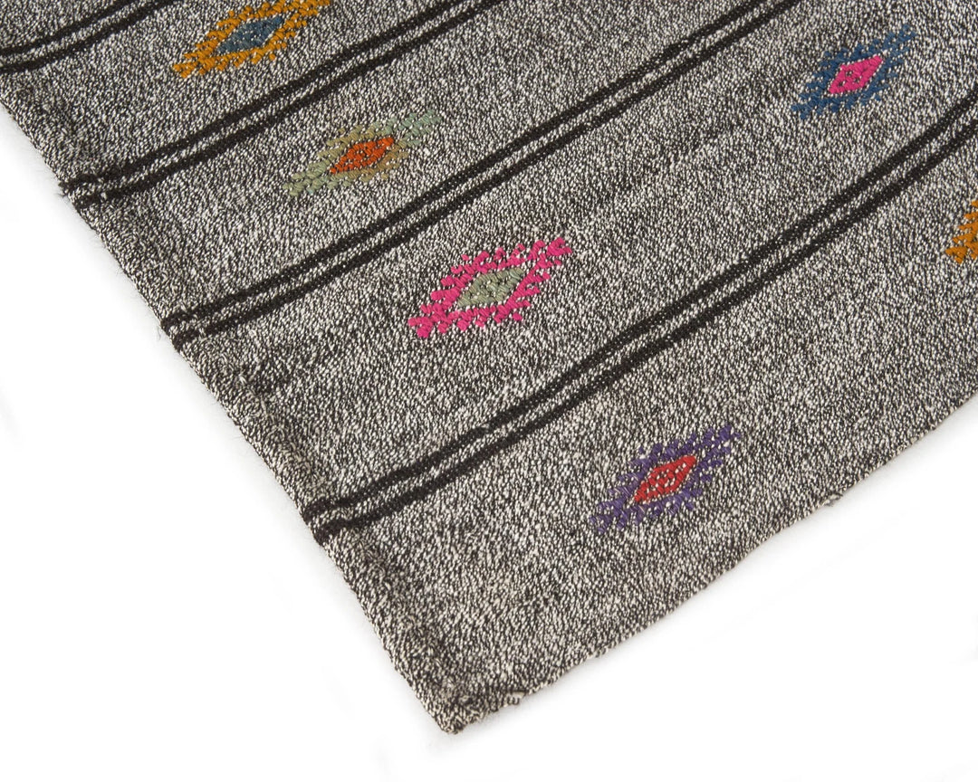 Gray Kilim Rug 6' 7" x 8' 5" | No. VR11030