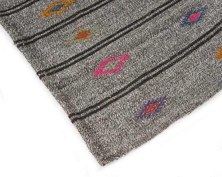 Gray Kilim Rug 6' 7" x 8' 5" | No. VR11030