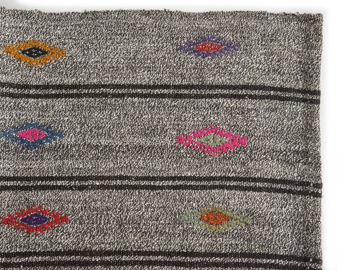 Gray Kilim Rug 6' 7" x 8' 5" | No. VR11030