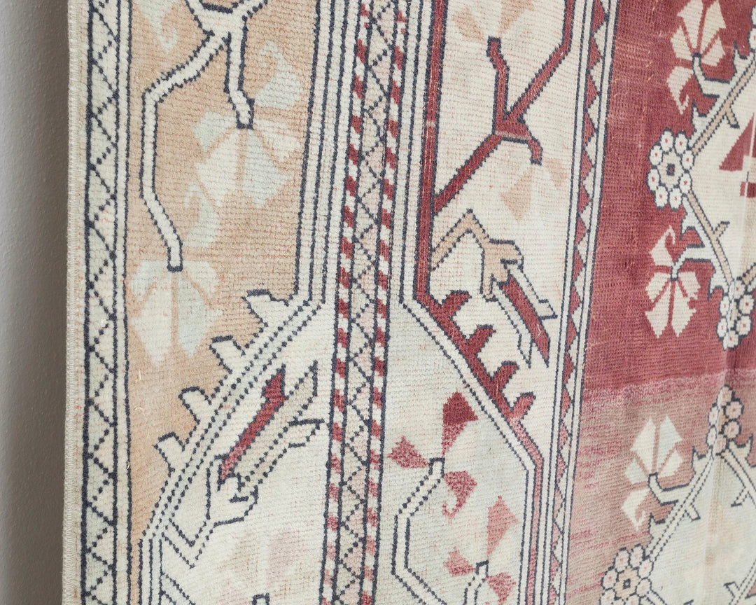 Beige Turkish Oushak Rug 5' x 8' 6" Hand-Knotted close-up