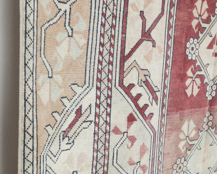 Beige Turkish Oushak Rug 5' x 8' 6" Hand-Knotted close-up