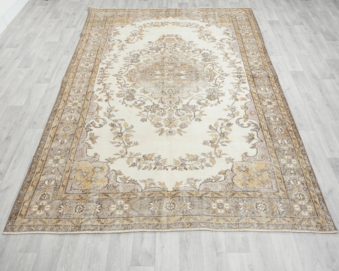 Beige Turkish Oushak Rug 9' 2" x 6' 1" Hand-Knotted | No. VR11106