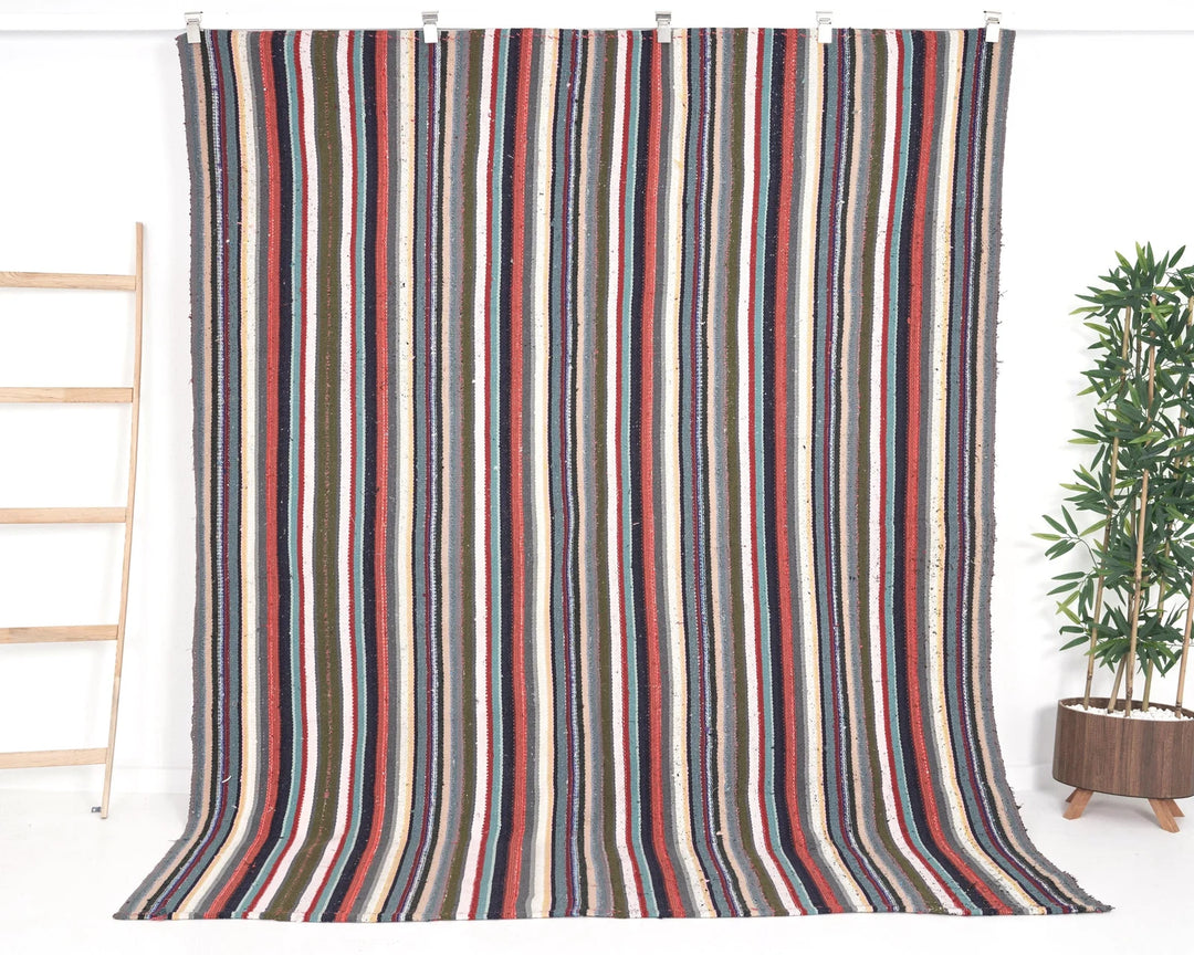 Kilim Rug 6' 9" x 8' | No. VR11368