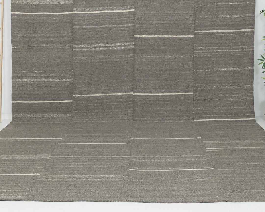 Gray Kilim Rug 9' 5" x 12' 10" | No. VR11550