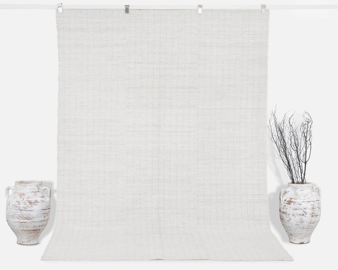 White Kilim Rug 6' 2" x 8' 6" | No. VR11621