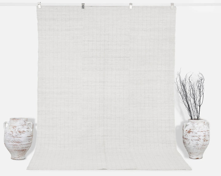 White Kilim Rug 6' 2" x 8' 6" | No. VR11621