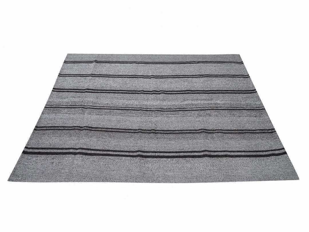 Gray Kilim Rug 5' 3" x 6' 7" | No. VR11652