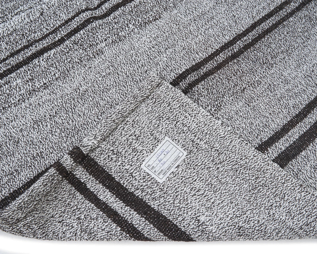 Gray Kilim Rug 5' 3" x 6' 7" | No. VR11652