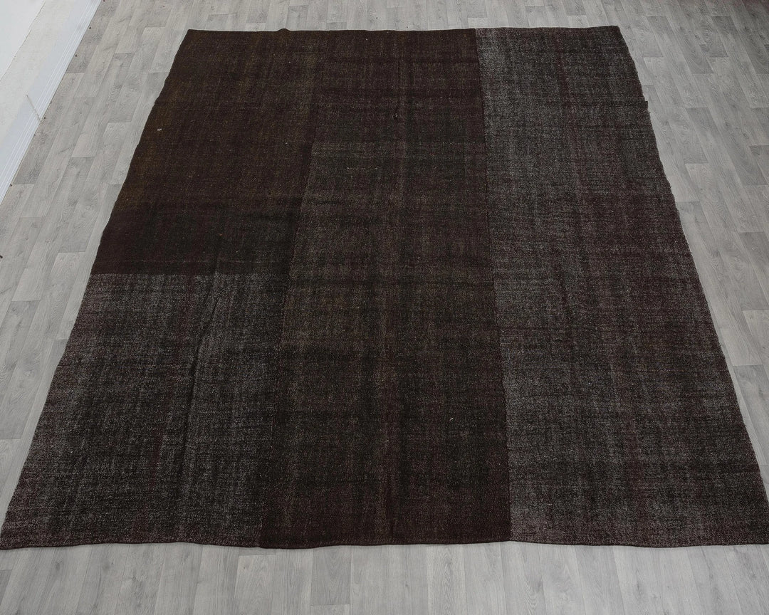 Brown Turkish Kilim Rug 8'10" x 10'10" Flat-Weave border