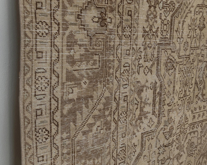 Beige Turkish Oushak Rug 9' 5" x 13' Hand-Knotted close-up