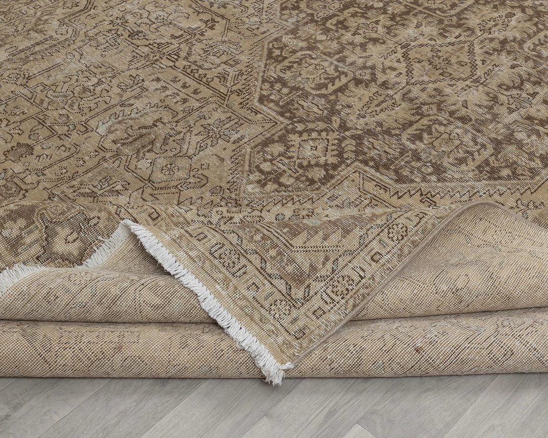 Beige Turkish Oushak Rug 9' 5" x 13' Hand-Knotted pattern