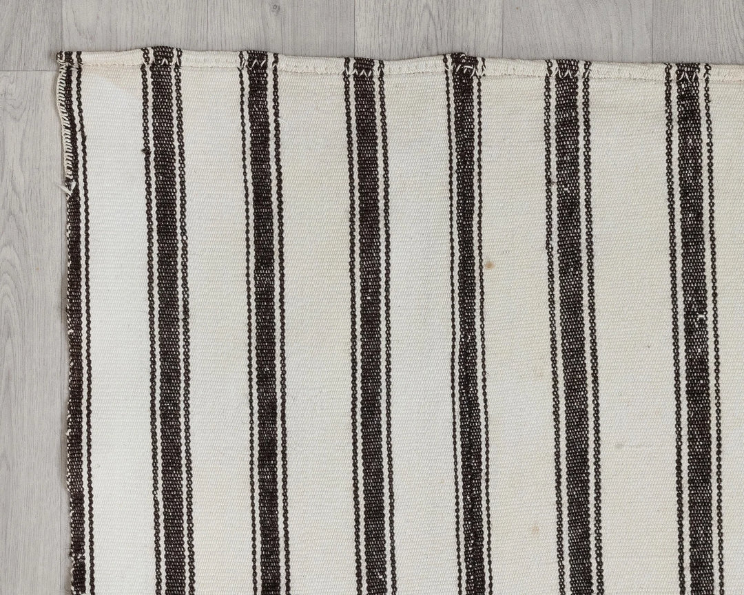 Ivory Turkish Kilim Rug 2' x 14' Flat-Weave pattern