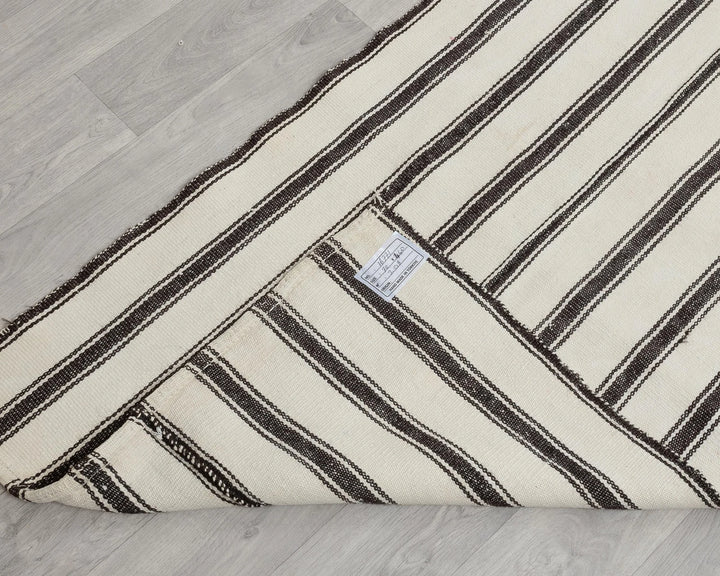 Ivory Turkish Kilim Rug 2' x 14' Flat-Weave texture