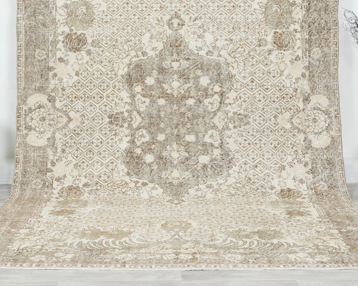 Multicolor Turkish Oushak Rug 6' x 10' Hand-Knotted detail