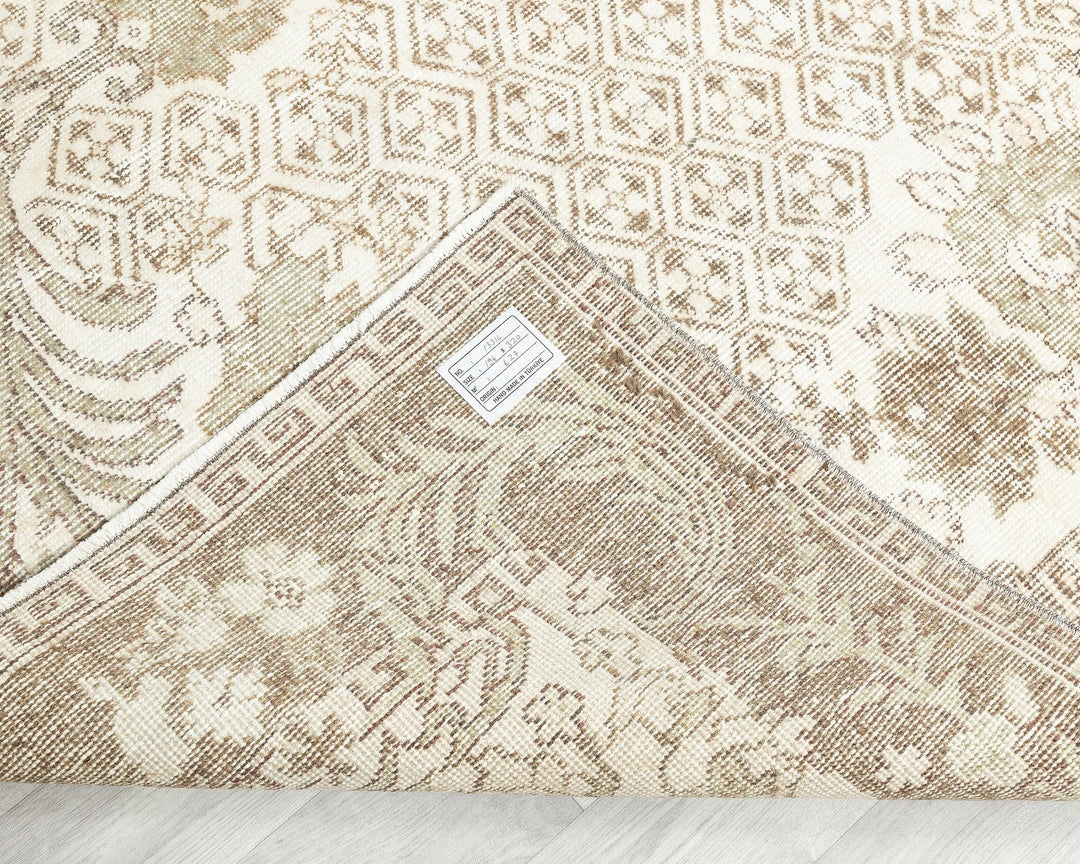Multicolor Turkish Oushak Rug 6' x 10' Hand-Knotted texture