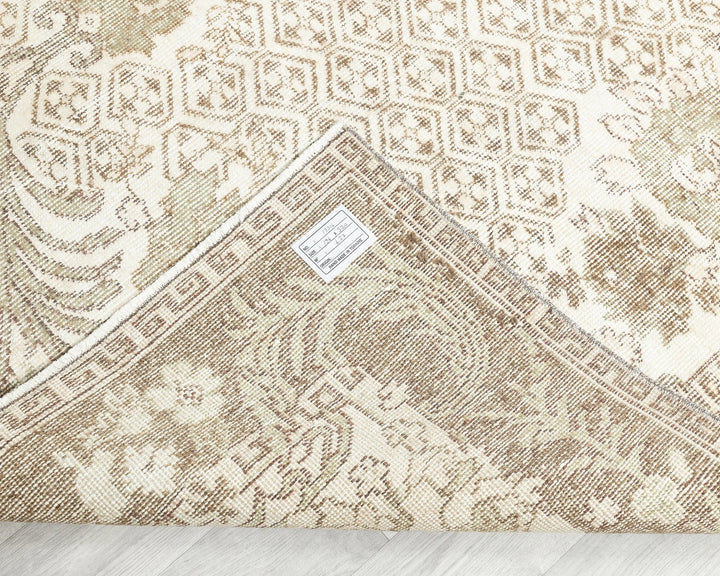 Multicolor Turkish Oushak Rug 6' x 10' Hand-Knotted texture