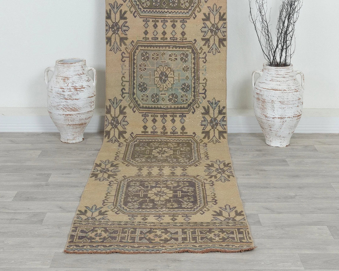 Runner Rug 2' 7" x 11' 4" | No. VR13757