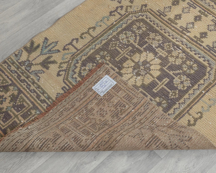Runner Rug 2' 7" x 11' 4" | No. VR13757
