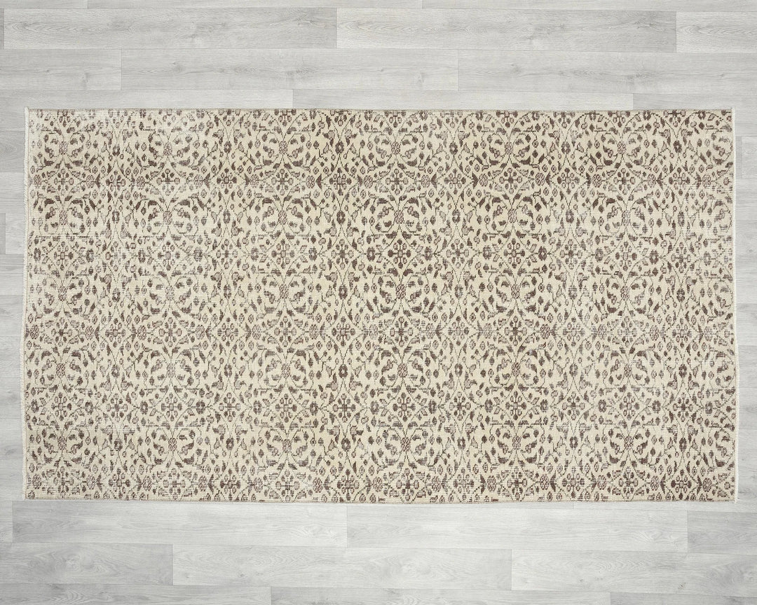 Multicolor Turkish Oushak Rug 3'10" x 6'10" Hand-Knotted texture