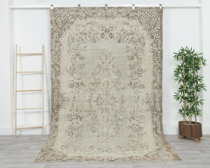 Beige Turkish Oushak Rug 5'10" x 9'8" Hand-Knotted | No. VR14573
