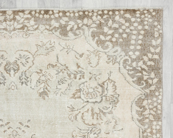 Beige Turkish Oushak Rug 5'10" x 9'8" Hand-Knotted | No. VR14573