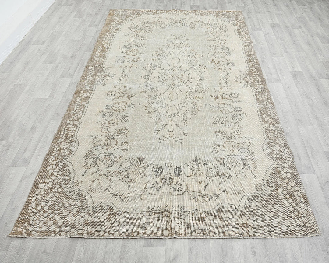 Beige Turkish Oushak Rug 5'10" x 9'8" Hand-Knotted | No. VR14573