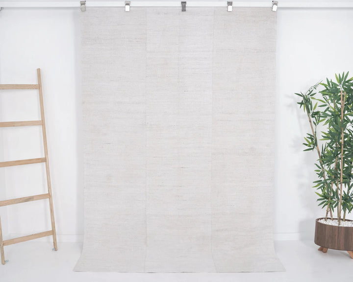 White Kilim Rug 5' 1" x 7' 6" | No. VR14845