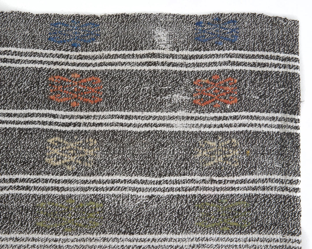 Gray Runner Rug 3' 8" x 9' 11" | No. VR15017