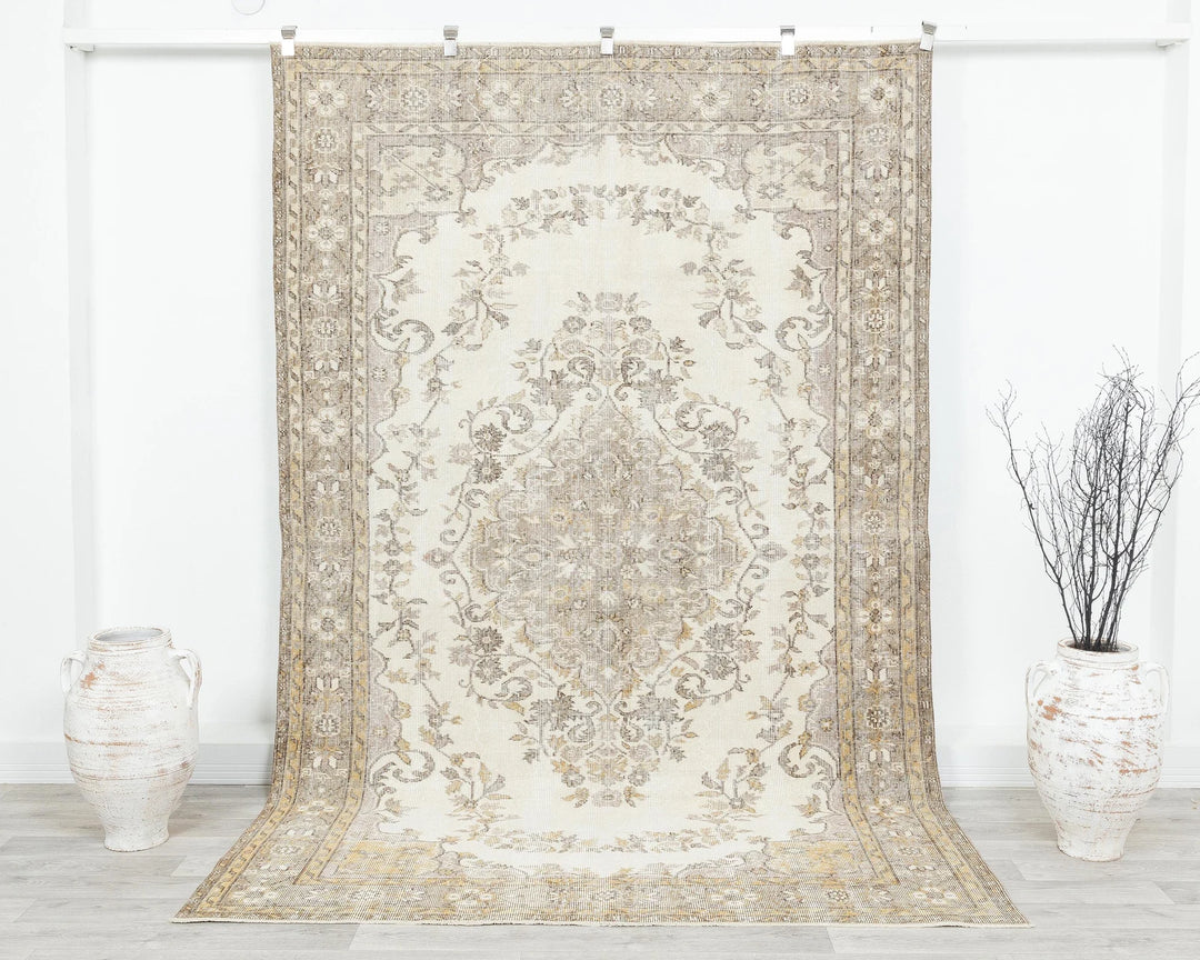 Beige Oushak Rug 5' 11" x 9' 2" | No. VR15778