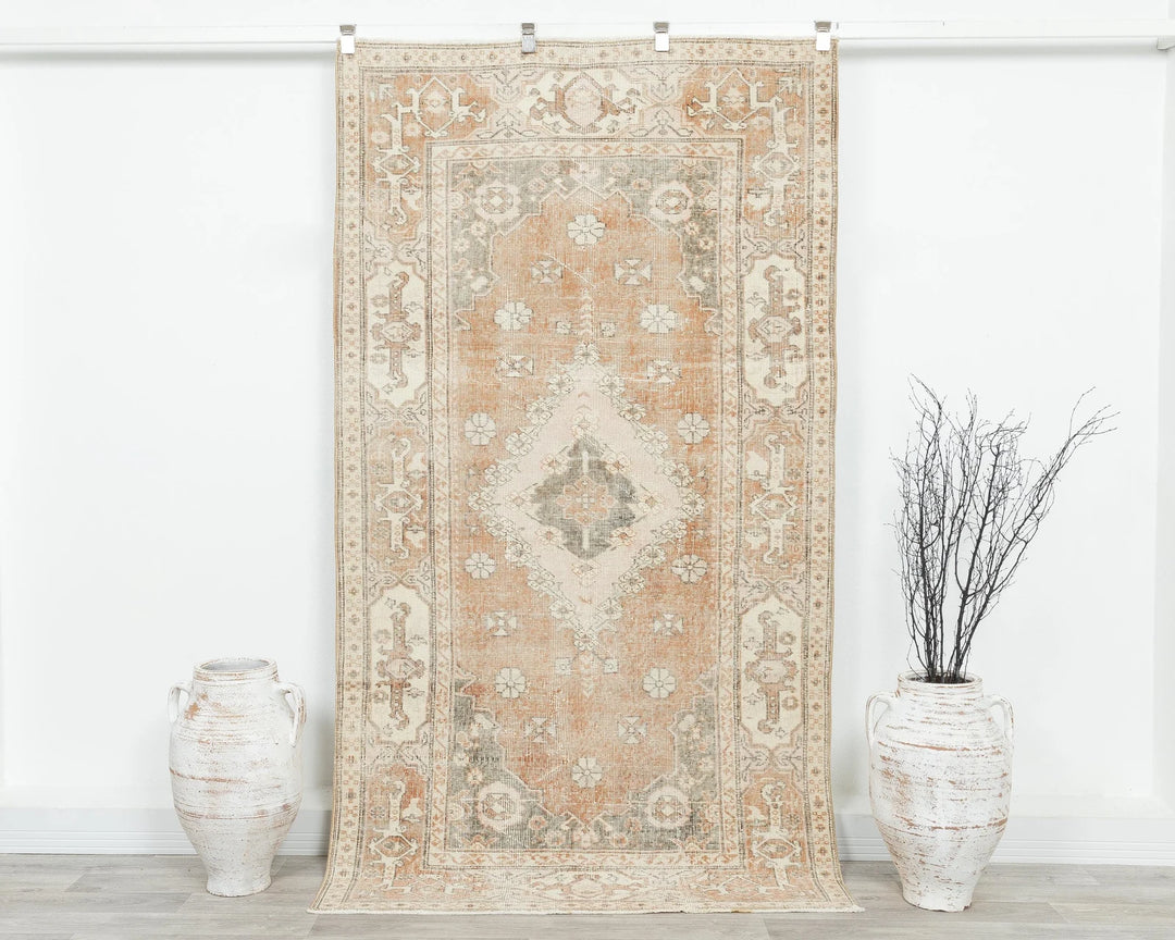 Beige Oushak Rug 4' 1" x 7' 7" | No. VR16072
