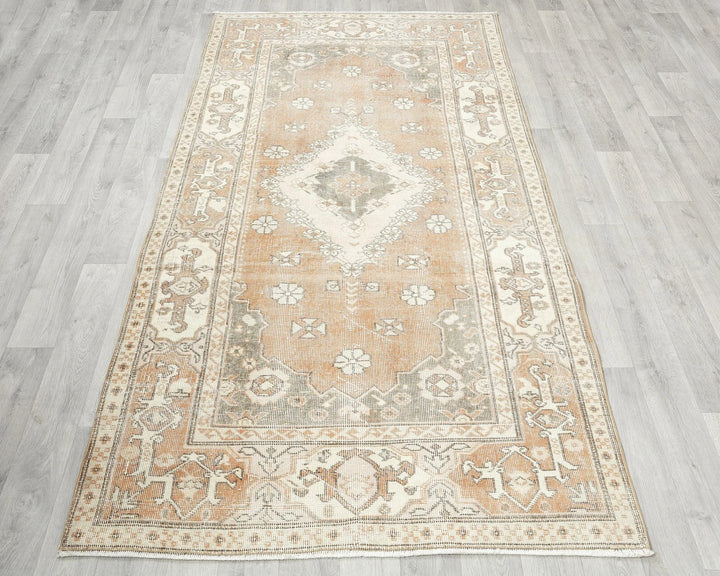 Beige Oushak Rug 4' 1" x 7' 7" | No. VR16072
